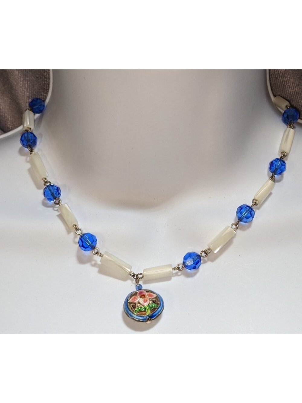 Vintage Emily Ray Blue White Beaded Necklace Floral Charm Cottagecore Garden Jew